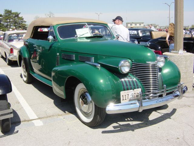 1940 Cadillac.jpg